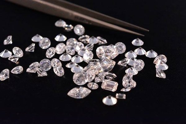 Quelles sont les tailles de diamant les plus populaires pour les bijoux pour hommes en diamant ?